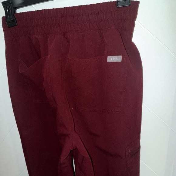 Figs Women’s Burgundy High Waisted Relaxed Fionx Jogger Scrub Pant Size: XS/P - Picture 9 of 15